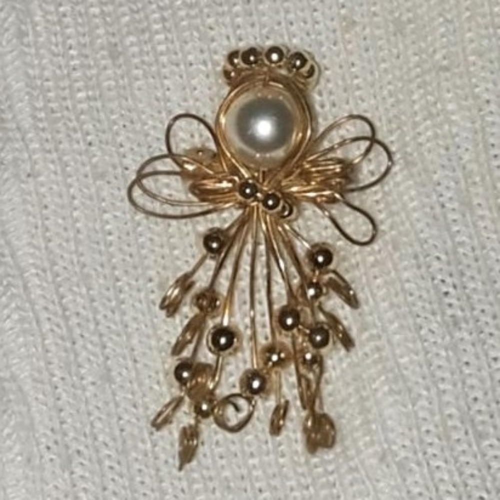 Elegant Gold and Silver Wire Wrapped Angel With Various Faux Pearls Brooch - Picture 4 of 5